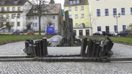 Basaltsäulen am Marktplatz